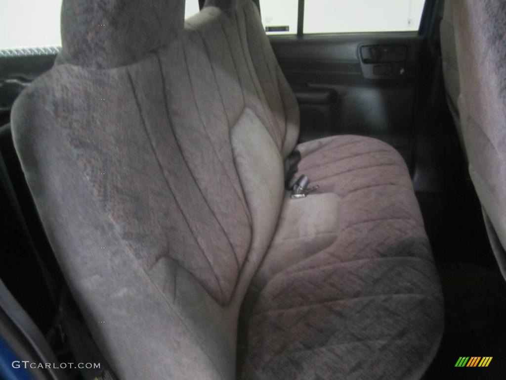 2002 S10 LS Crew Cab 4x4 - Space Blue Metallic / Graphite photo #16