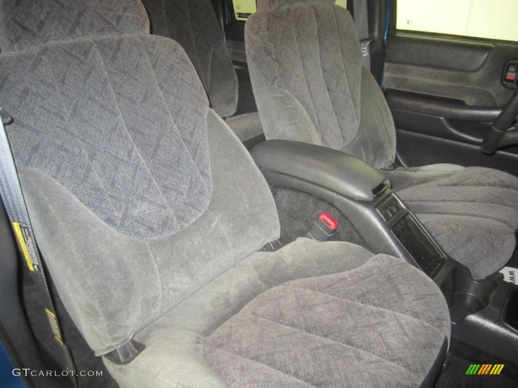 Graphite Interior 2002 Chevrolet S10 LS Crew Cab 4x4 Photo #49737205