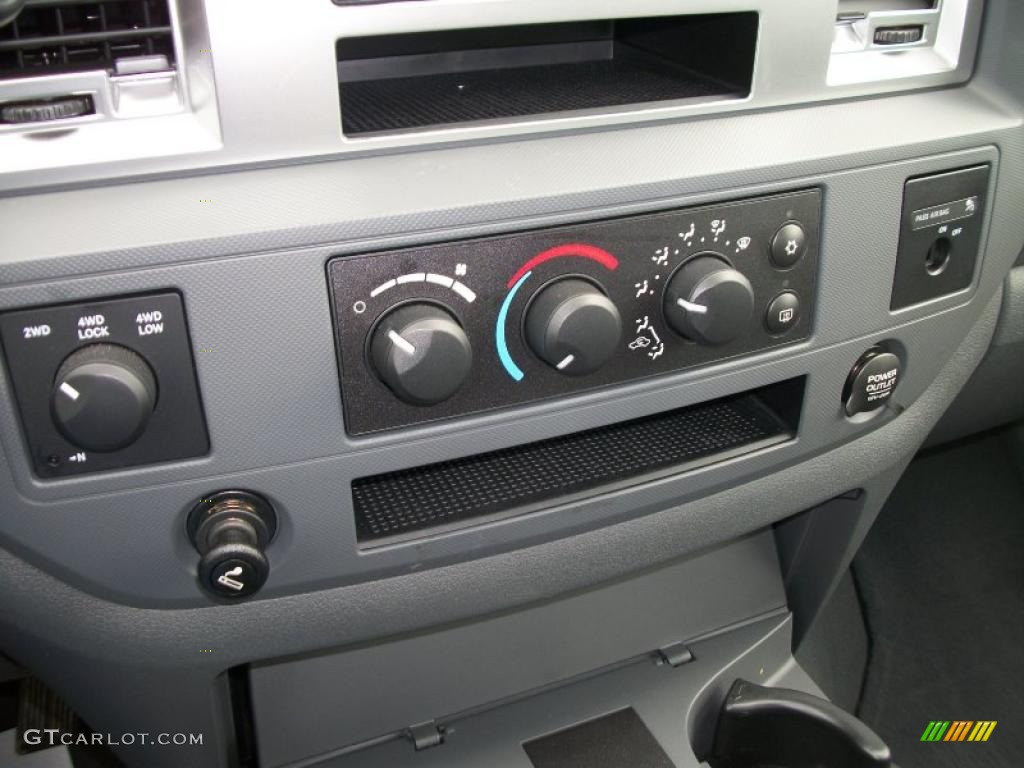 2007 Dodge Ram 1500 SLT Regular Cab 4x4 Controls Photo #49737263