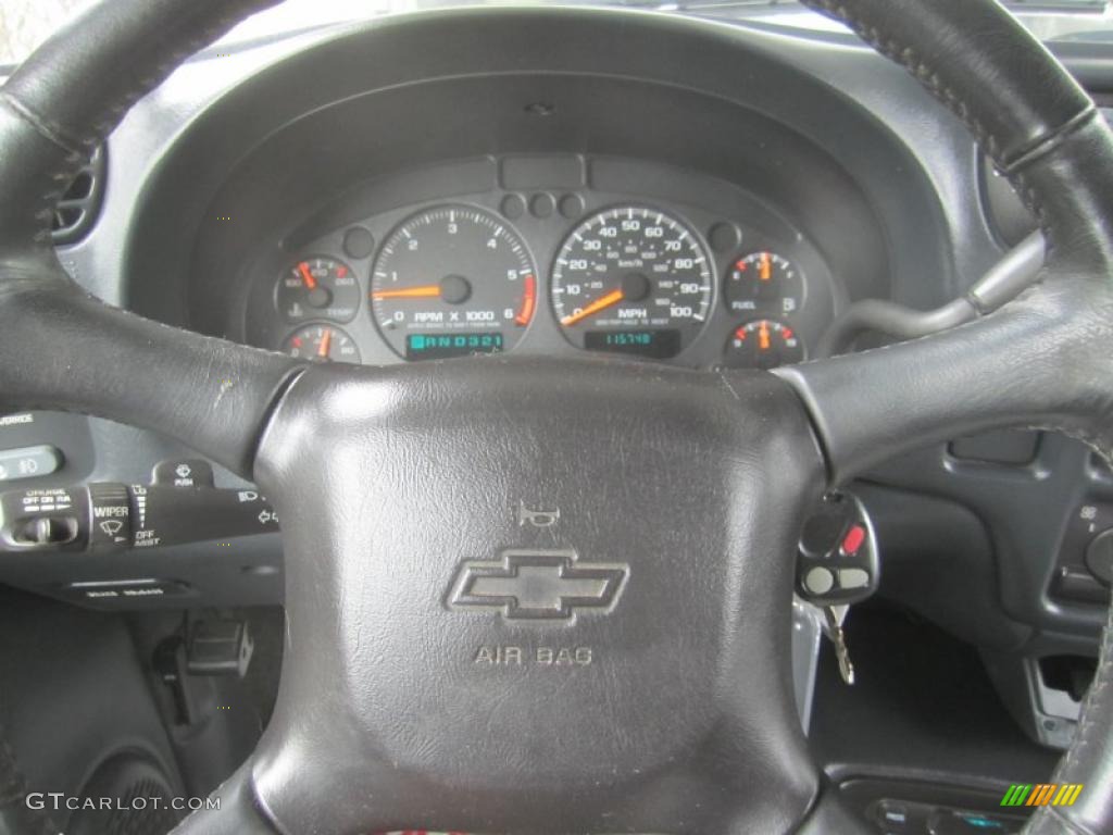 2002 S10 LS Crew Cab 4x4 - Space Blue Metallic / Graphite photo #23