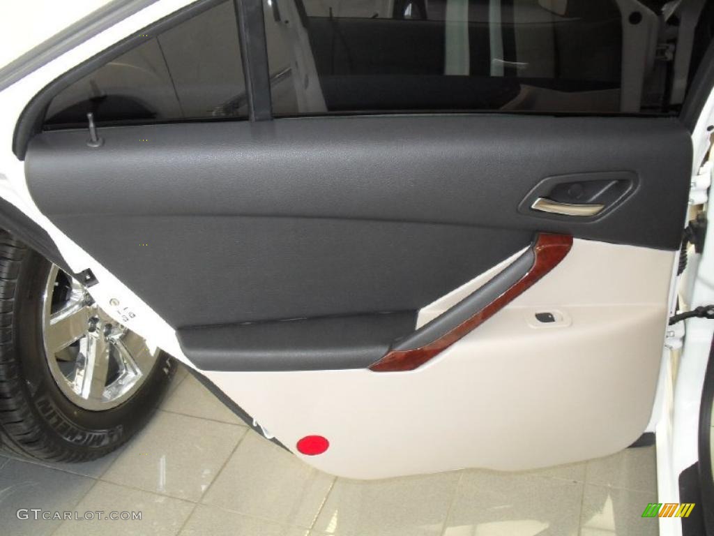 2007 Pontiac G6 GTP Sedan Light Taupe Door Panel Photo #49739128