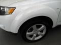 Diamond White Pearl - Outlander XLS Photo No. 2