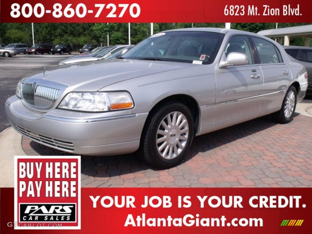 Silver Birch Metallic Lincoln Town Car