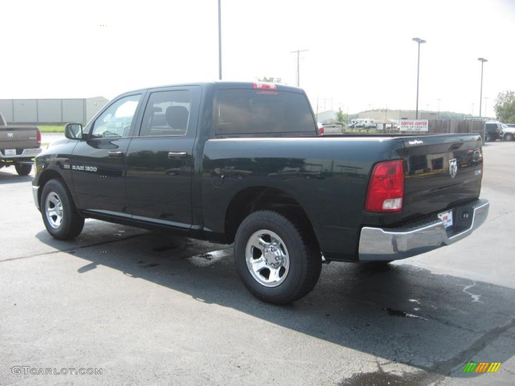 2011 Ram 1500 ST Crew Cab 4x4 - Hunter Green Pearl / Dark Slate Gray/Medium Graystone photo #7
