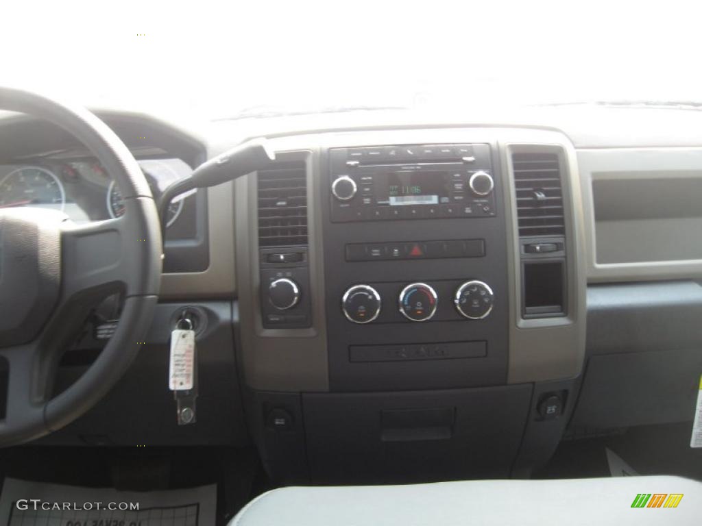 2011 Ram 1500 ST Crew Cab 4x4 - Hunter Green Pearl / Dark Slate Gray/Medium Graystone photo #10