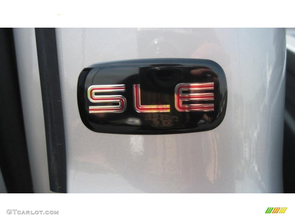 2006 Sierra 1500 SLE Crew Cab - Silver Birch Metallic / Dark Pewter photo #13