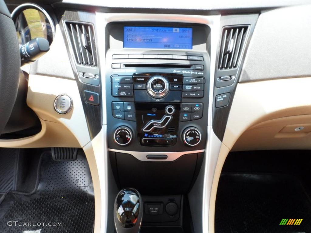 2011 Hyundai Sonata Limited 2.0T Controls Photo #49742815