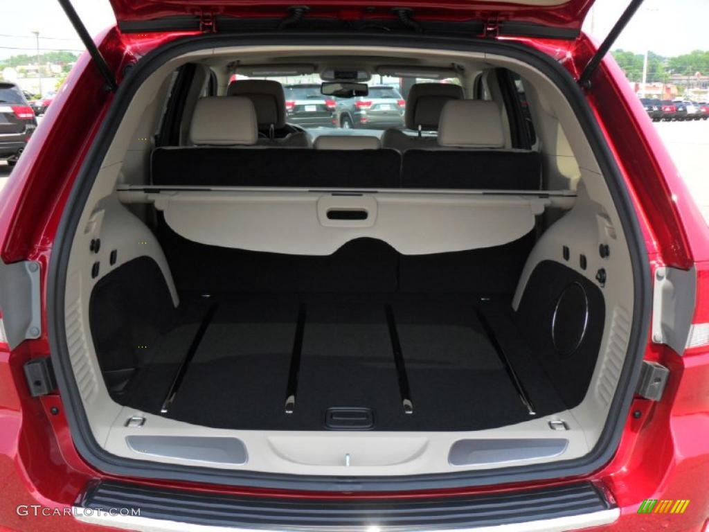 2011 Jeep Grand Cherokee Limited Trunk Photo #49744354