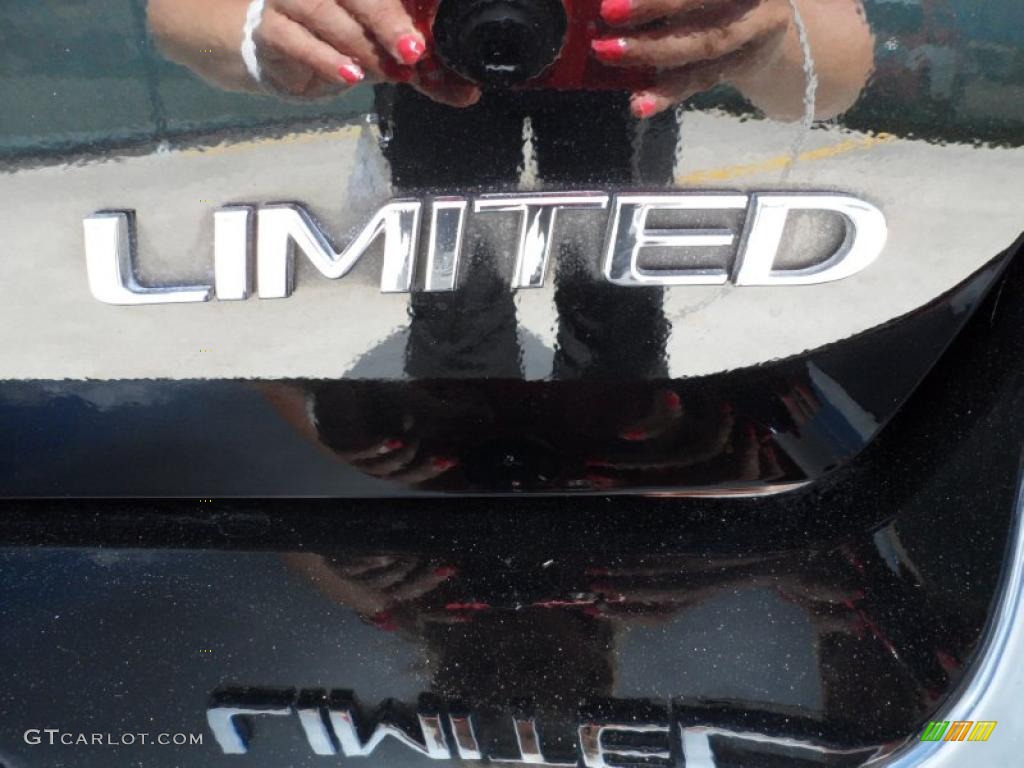 2009 Hyundai Azera Limited Marks and Logos Photos