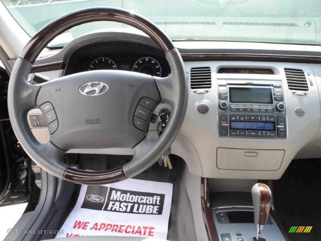 2009 Hyundai Azera Limited Gray Dashboard Photo #49744792