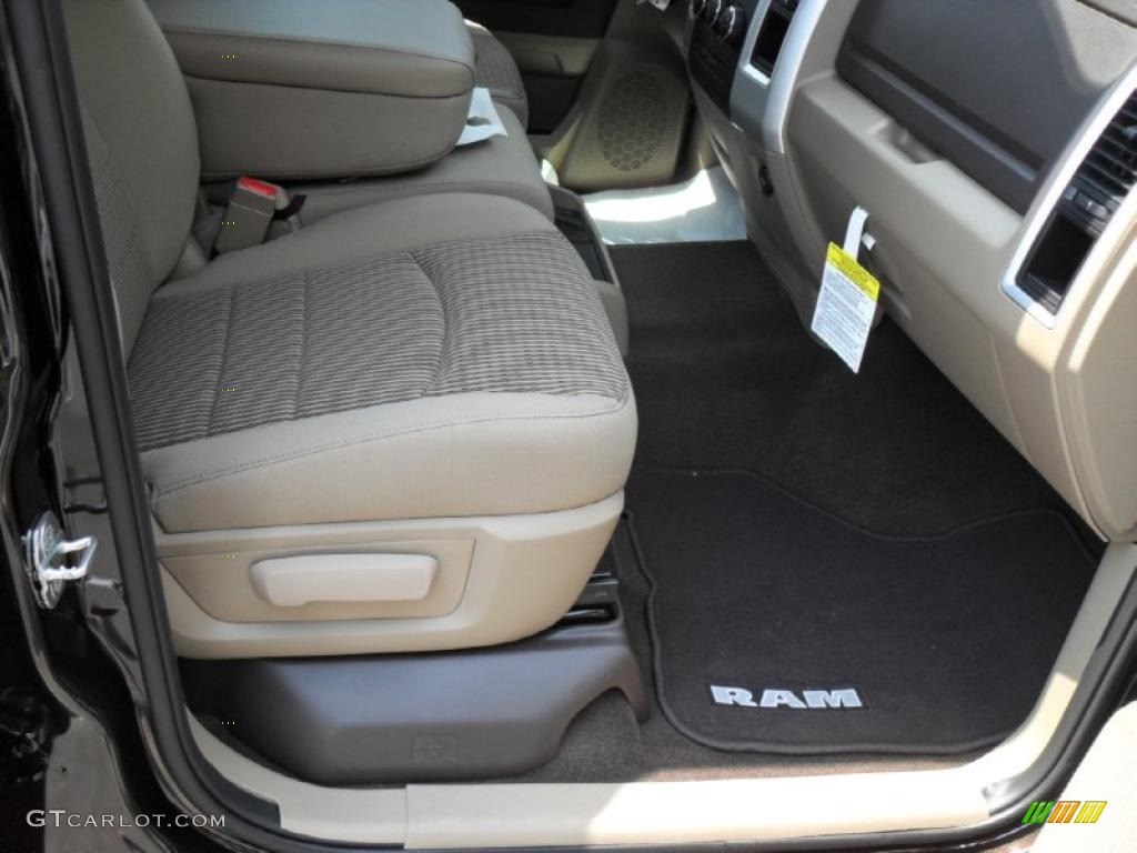 2011 Ram 1500 Big Horn Crew Cab 4x4 - Rugged Brown Pearl / Light Pebble Beige/Bark Brown photo #19