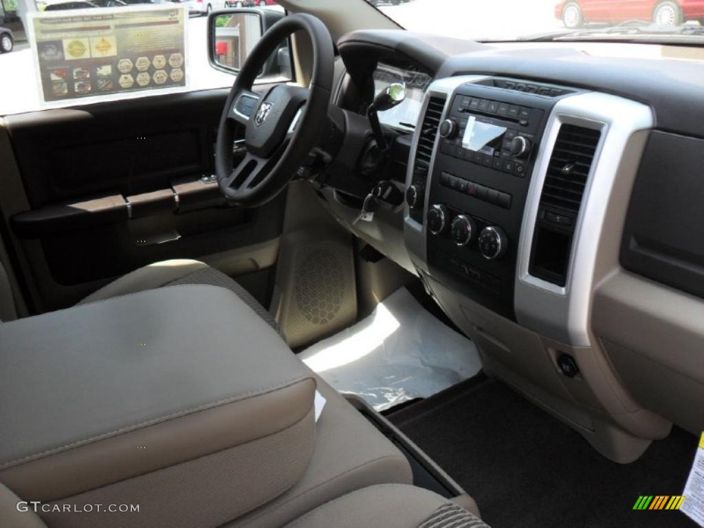 2011 Ram 1500 Big Horn Crew Cab 4x4 - Rugged Brown Pearl / Light Pebble Beige/Bark Brown photo #20