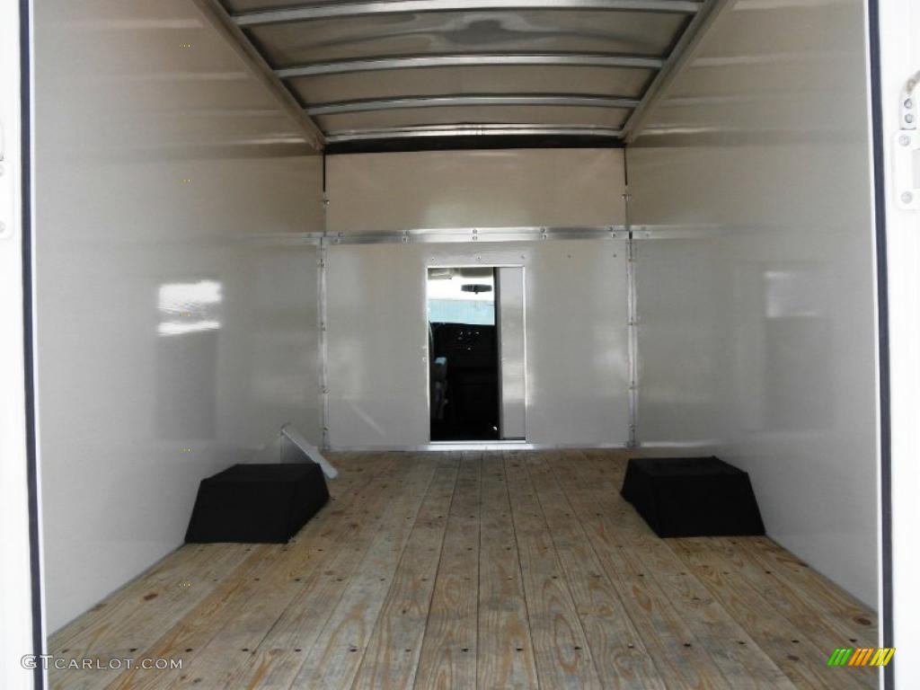 2011 GMC Savana Cutaway 3500 Commercial Moving Truck Trunk Photo #49745266