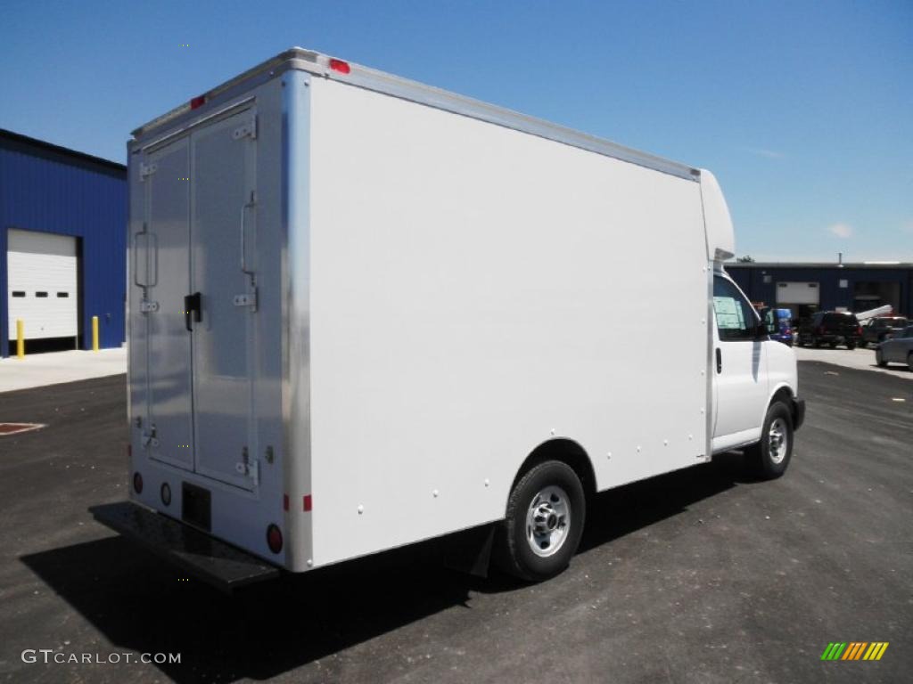 Summit White 2011 GMC Savana Cutaway 3500 Commercial Moving Truck Exterior Photo #49745281