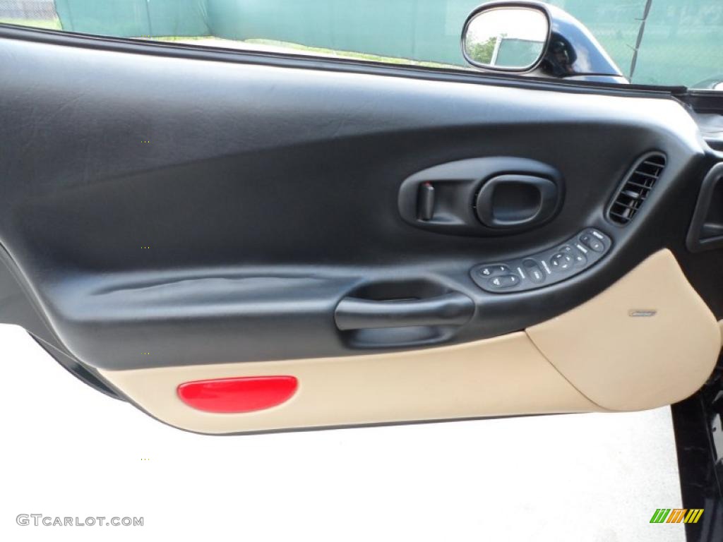 2004 Corvette Coupe - Black / Light Oak photo #30