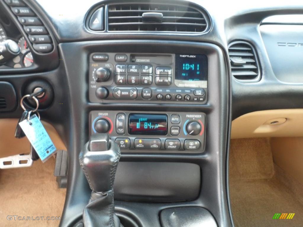 2004 Chevrolet Corvette Coupe Controls Photo #49745608