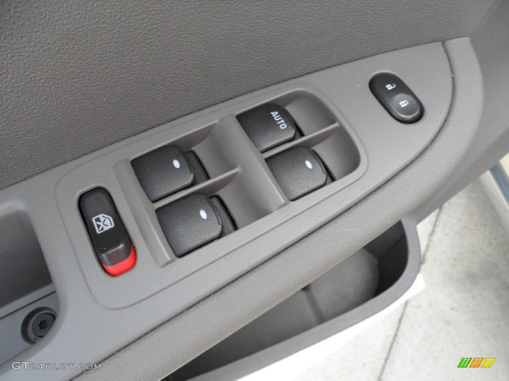 2009 Malibu LS Sedan - Golden Pewter Metallic / Titanium photo #38