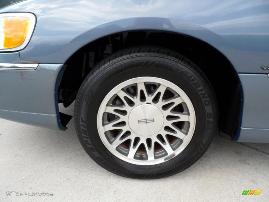 2000 Lincoln Town Car Signature Wheel Photo #49747366