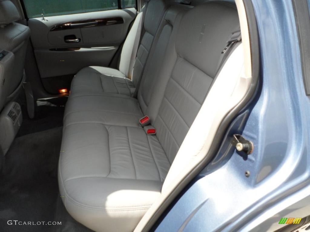 Light Parchment Interior 2000 Lincoln Town Car Signature Photo #49747429