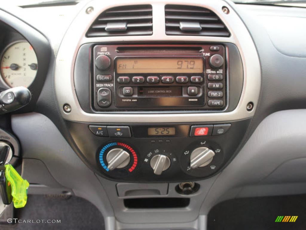 2002 Toyota RAV4 Standard RAV4 Model Controls Photo #49749223