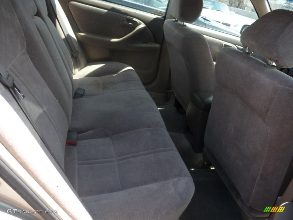 1999 Camry LE - Cashmere Beige Metallic / Oak photo #7