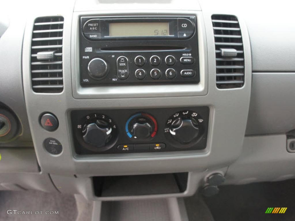 2007 Nissan Frontier XE King Cab Controls Photo #49749496