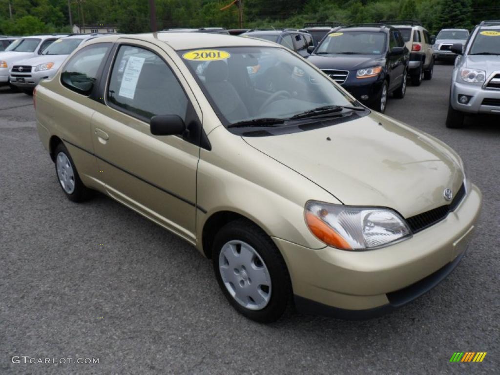 2001 ECHO Sedan - Satin Gold Metallic / Warm Gray photo #1