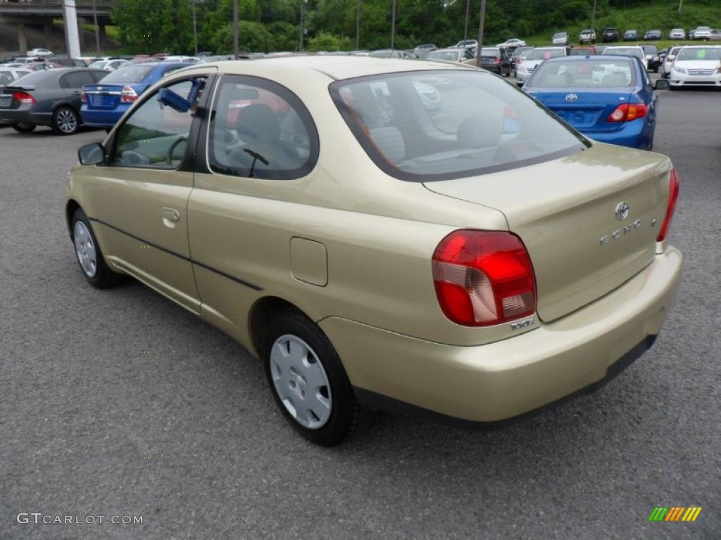 2001 ECHO Sedan - Satin Gold Metallic / Warm Gray photo #4