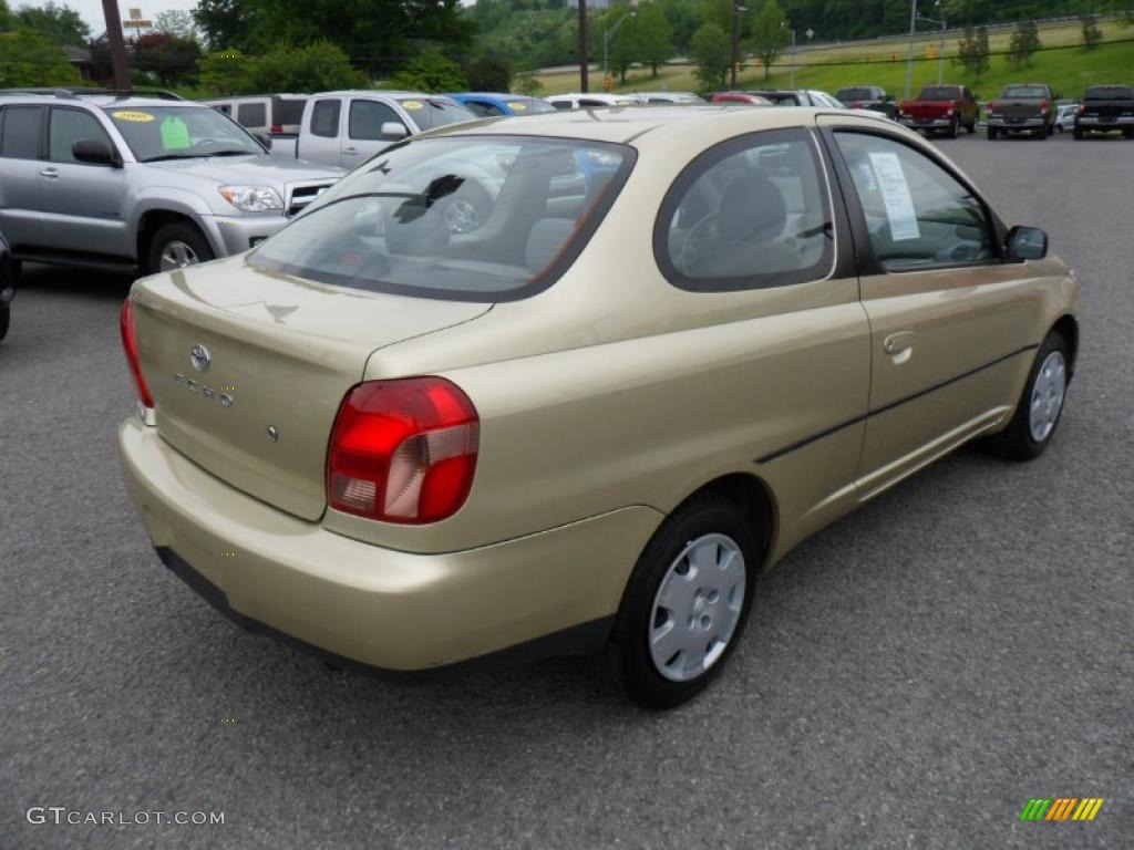2001 ECHO Sedan - Satin Gold Metallic / Warm Gray photo #6