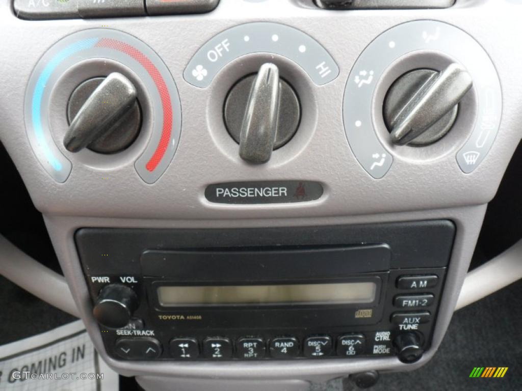 2001 Toyota ECHO Sedan Controls Photo #49752433