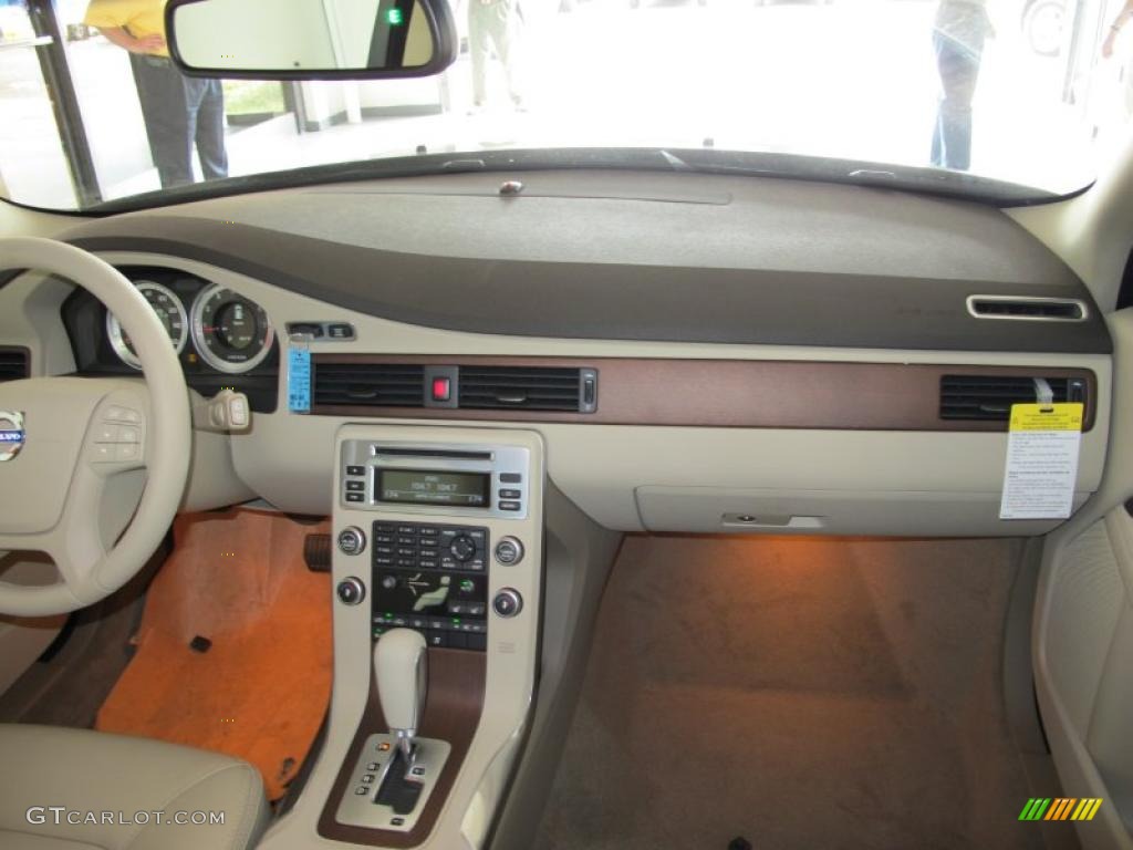 2011 Volvo XC70 3.2 AWD Sandstone Beige Dashboard Photo #49754569