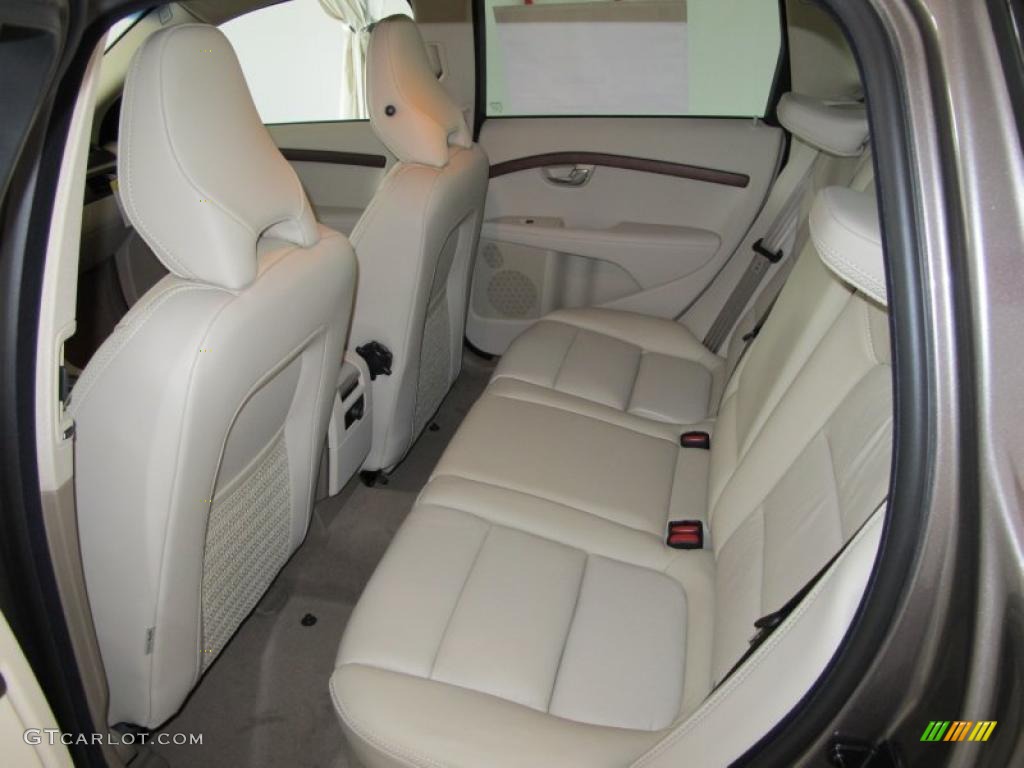 Sandstone Beige Interior 2011 Volvo XC70 3.2 AWD Photo #49754599