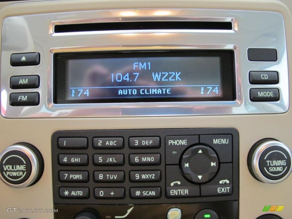 2011 Volvo XC70 3.2 AWD Controls Photo #49754677