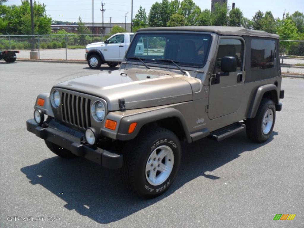 2005 Wrangler Unlimited 4x4 - Light Khaki Metallic / Khaki photo #1