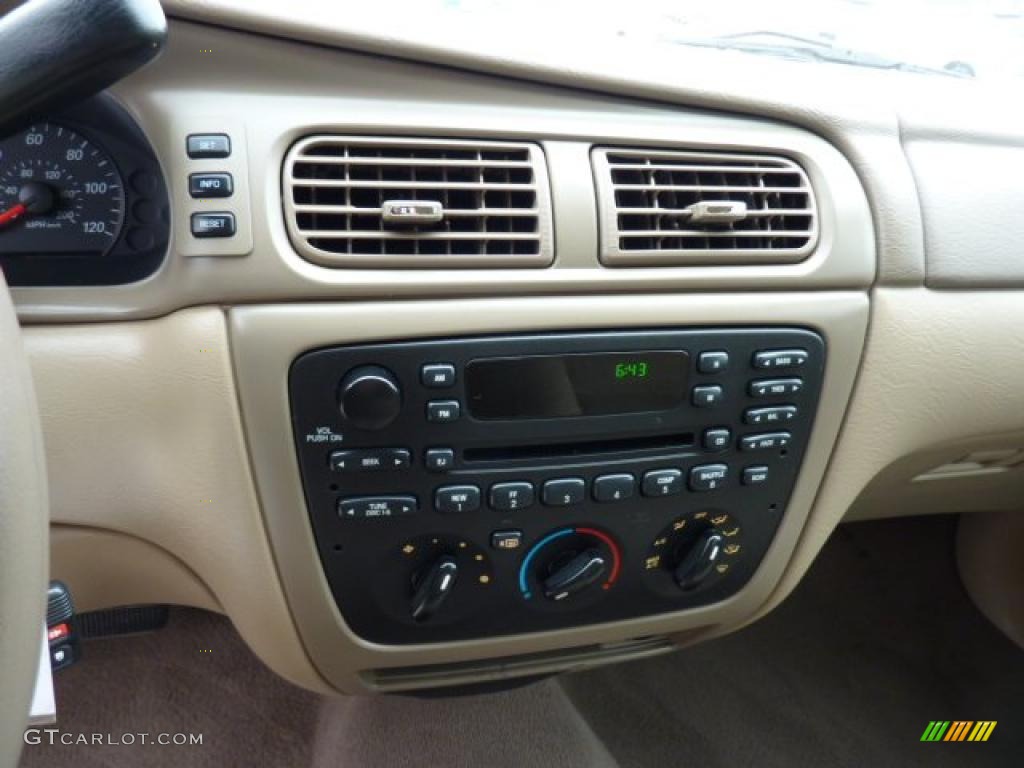 2004 Ford Taurus SE Wagon Controls Photo #49755223