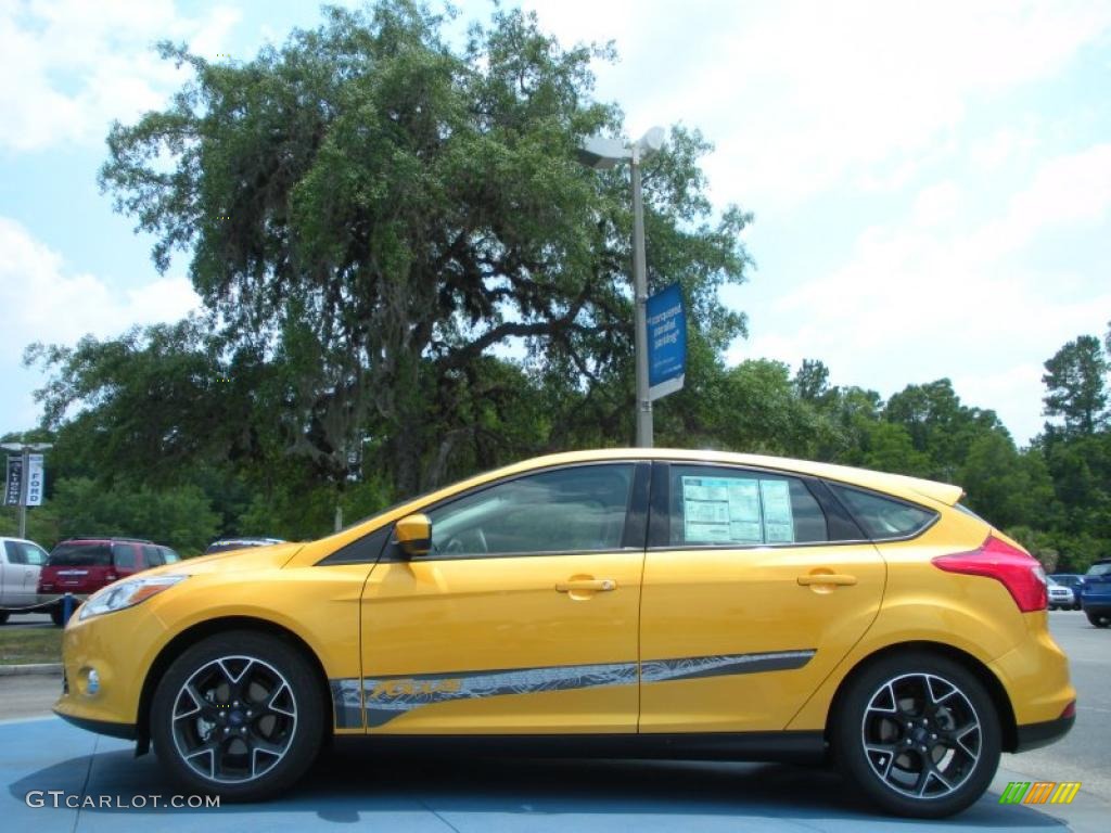 Yellow Blaze Tricoat Metallic 2012 Ford Focus SE Sport 5-Door Exterior Photo #49756831