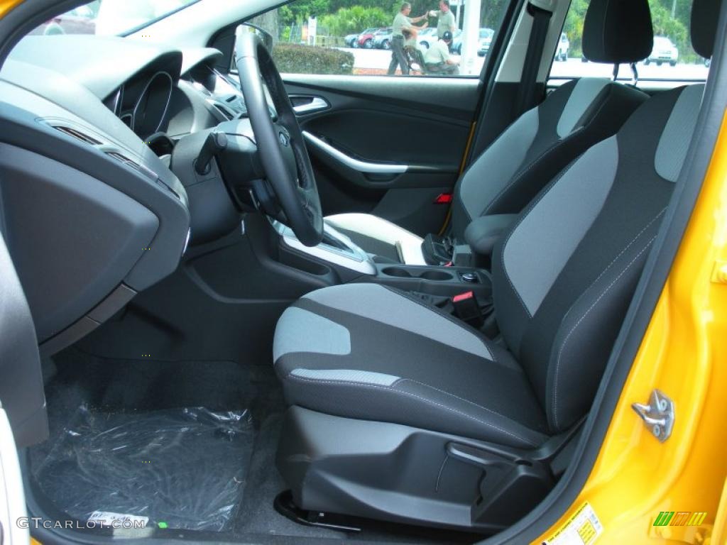 2012 Focus SE Sport 5-Door - Yellow Blaze Tricoat Metallic / Charcoal Black photo #5