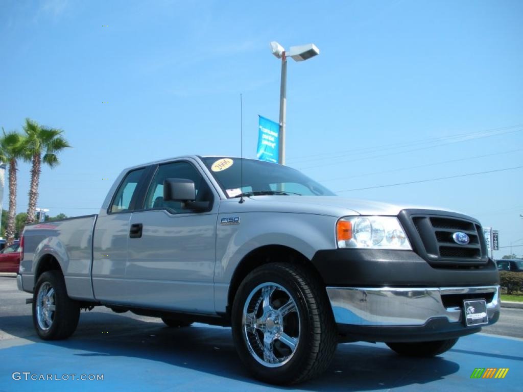 2006 F150 XL SuperCab - Silver Metallic / Medium/Dark Flint photo #7