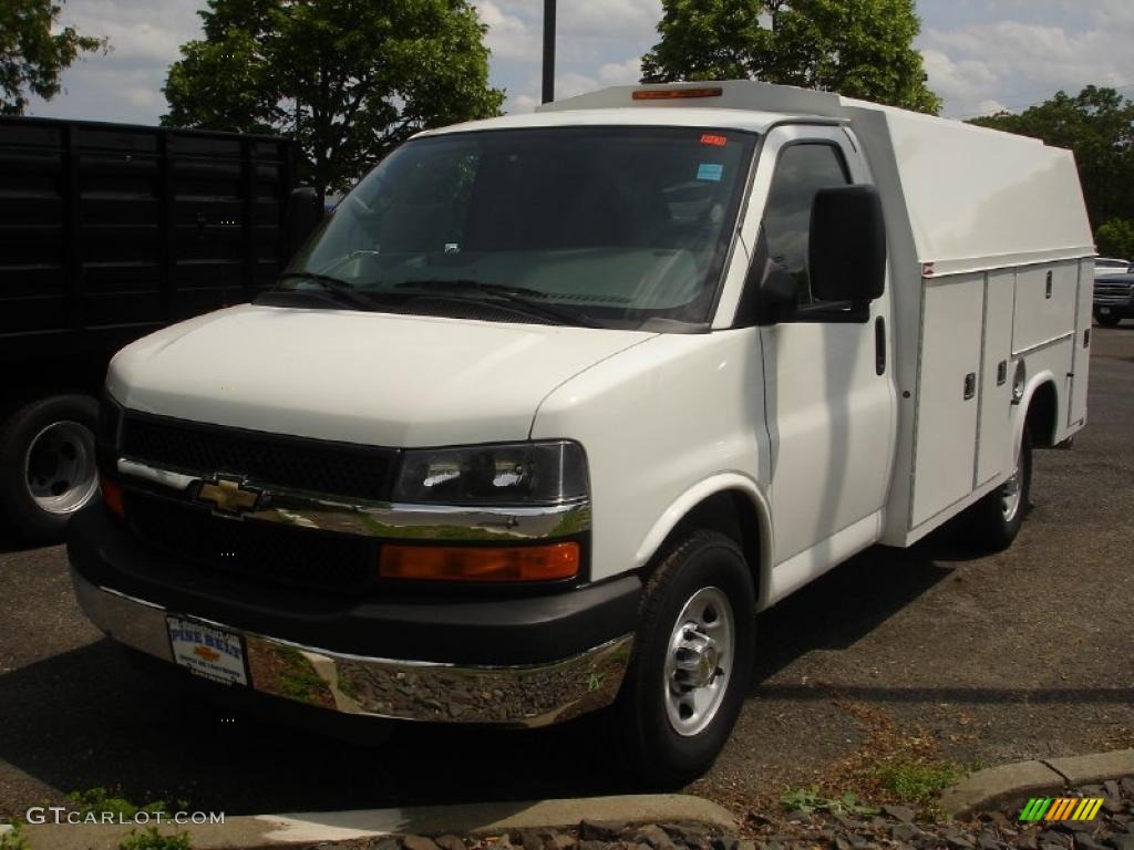 2011 Express Cutaway 3500 Utility Van - Summit White / Medium Pewter photo #1