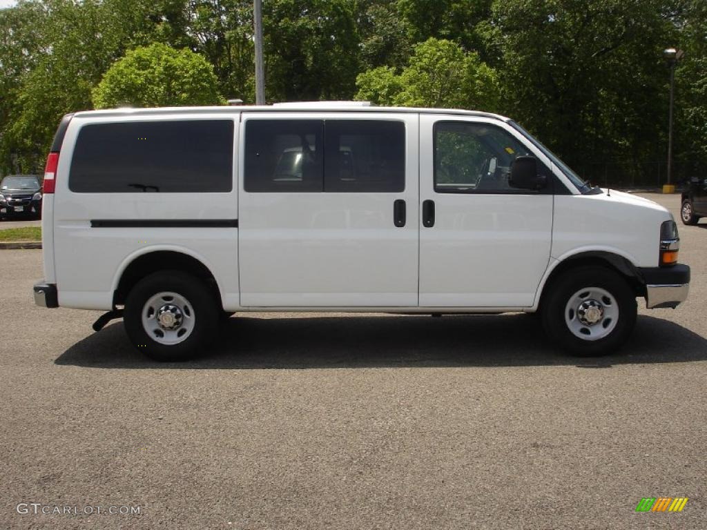 Summit White 2010 Chevrolet Express LS 3500 Extended Passenger Van Exterior Photo #49761130