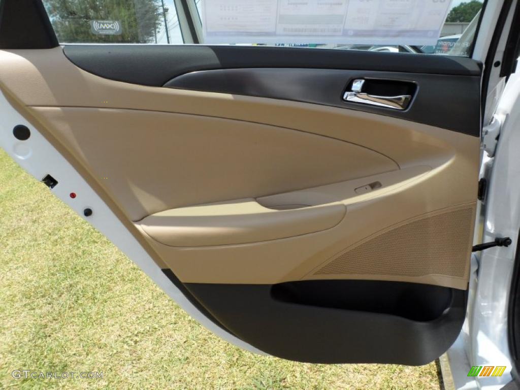 2011 Hyundai Sonata Hybrid Camel Door Panel Photo #49763899