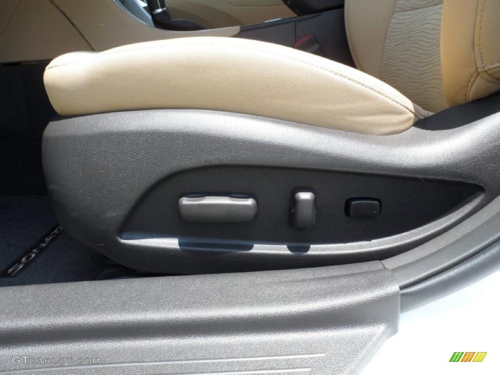 2011 Hyundai Sonata Hybrid Controls Photo #49763965