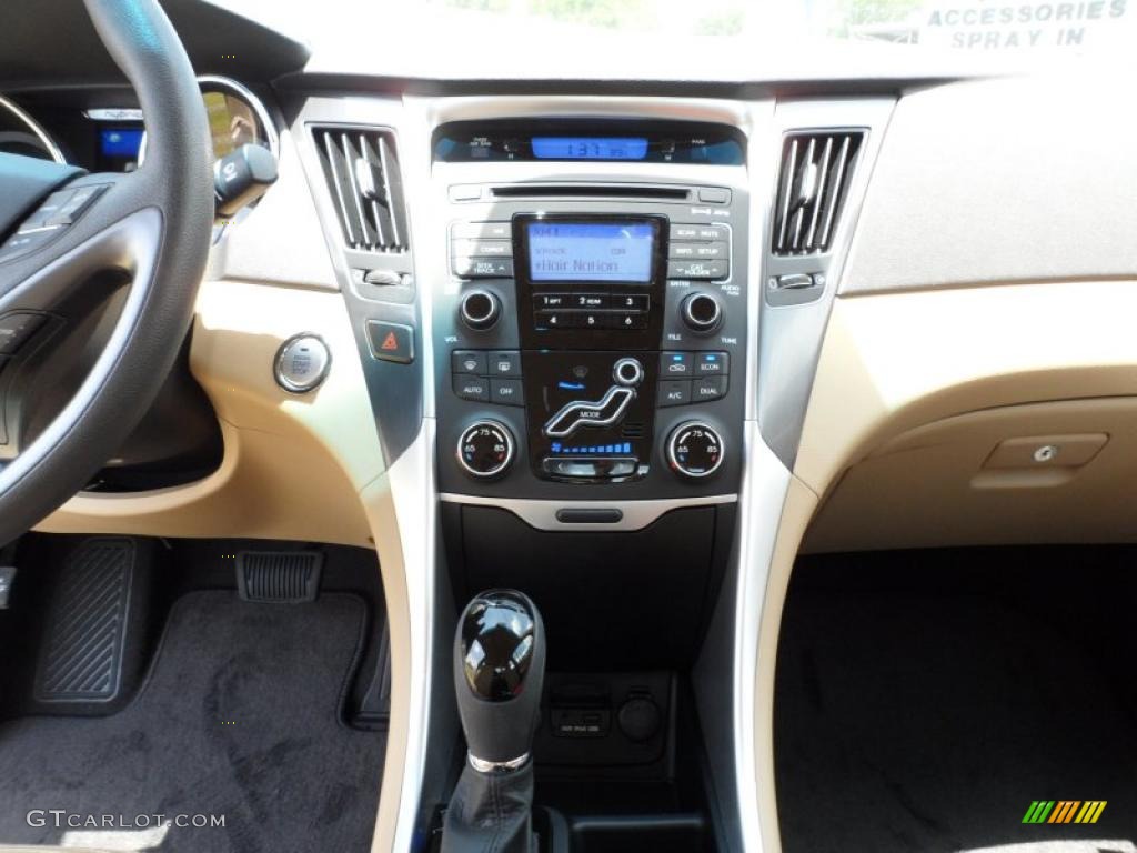 2011 Hyundai Sonata Hybrid Controls Photo #49763995