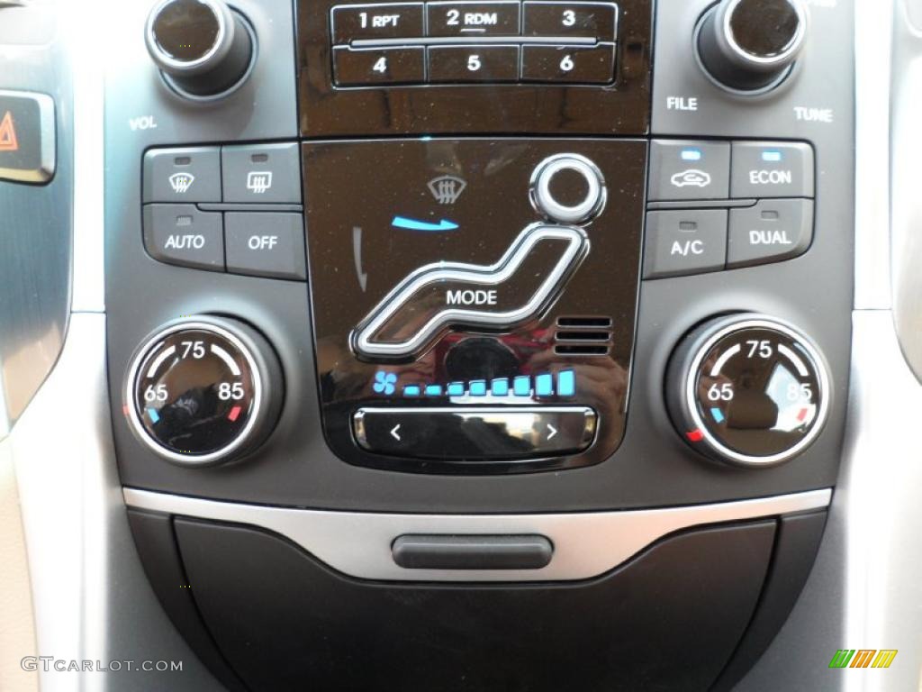 2011 Hyundai Sonata Hybrid Controls Photo #49764040