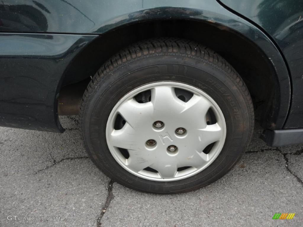 1998 Honda Accord LX Sedan Wheel Photo #49764322