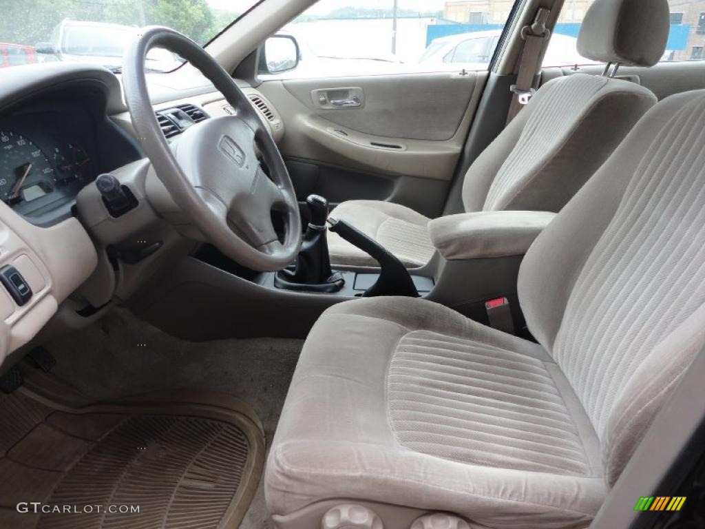 1998 Honda Accord LX Sedan interior Photo #49764397