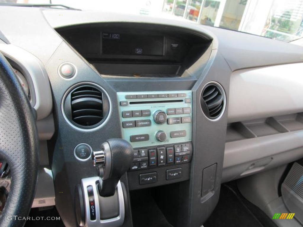 2010 Honda Pilot EX-L 4WD Controls Photo #49764760