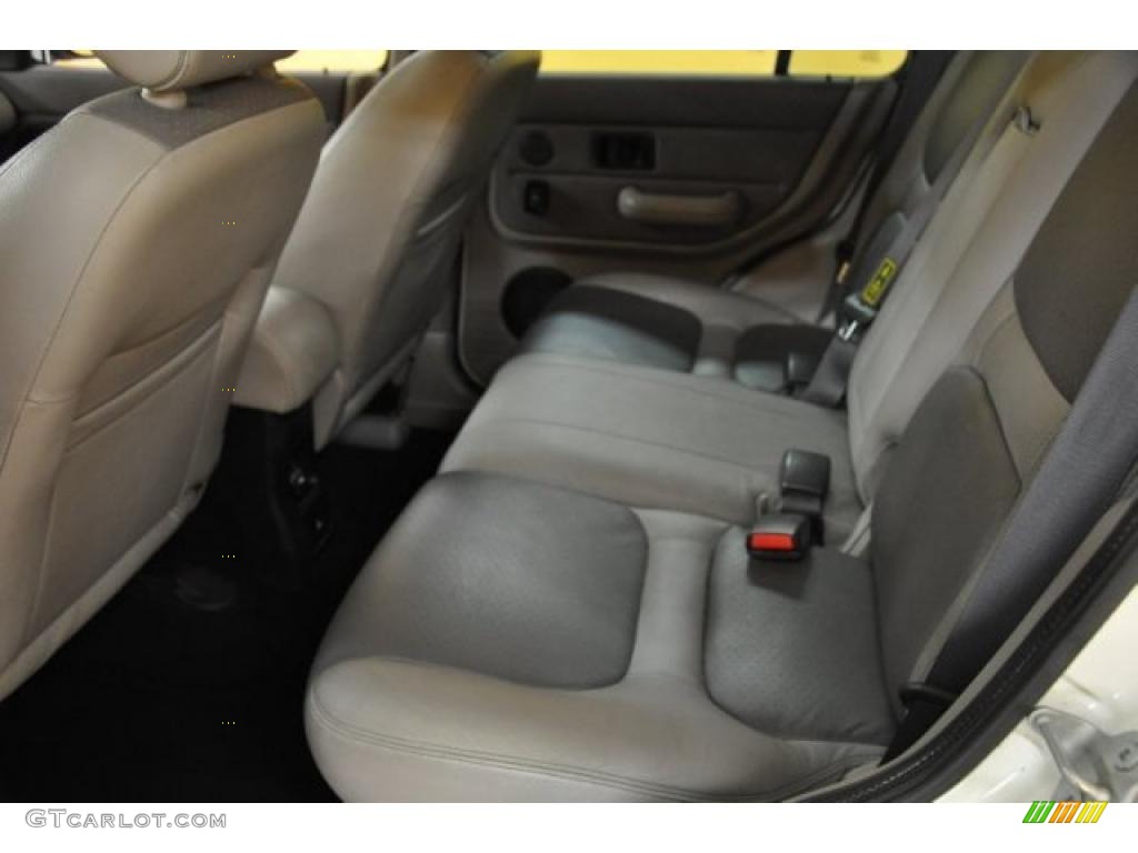 Smokestone Interior 2003 Land Rover Freelander SE Photo #49766620
