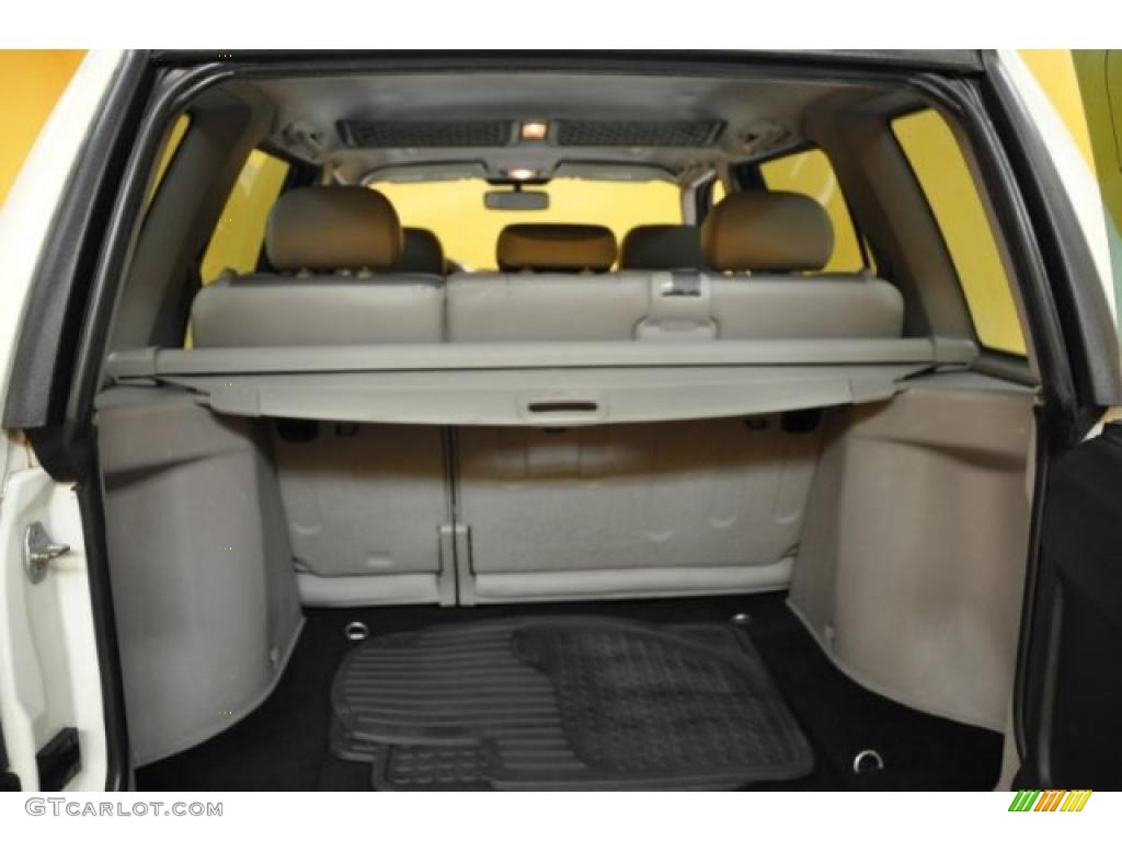 2003 Land Rover Freelander SE Trunk Photo #49766635