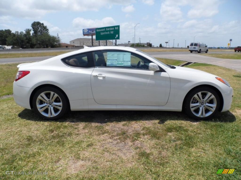 Karussell White 2011 Hyundai Genesis Coupe 3.8 Grand Touring Exterior Photo #49768897